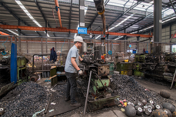 河南网架配件-螺栓球加工车间