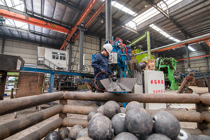 河南网架配件-螺栓球加工车间